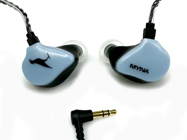 Myna UM25 universal-fit IEMs