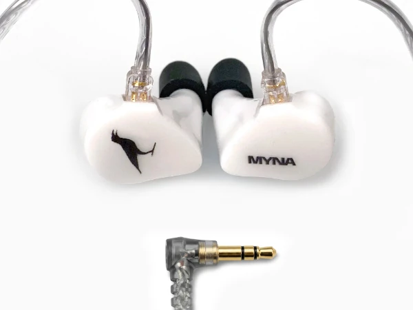 Myna UM7506 universal-fit IEMs